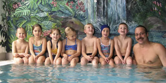 ein Kinderschwimmkurs